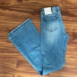 KanCan mid rise flare jeans. Size 7/27